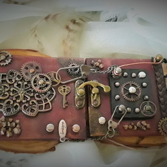 Imagine: 2 joined 3D mini 3"x3" Steampunk canvases - Picture 3 of 4